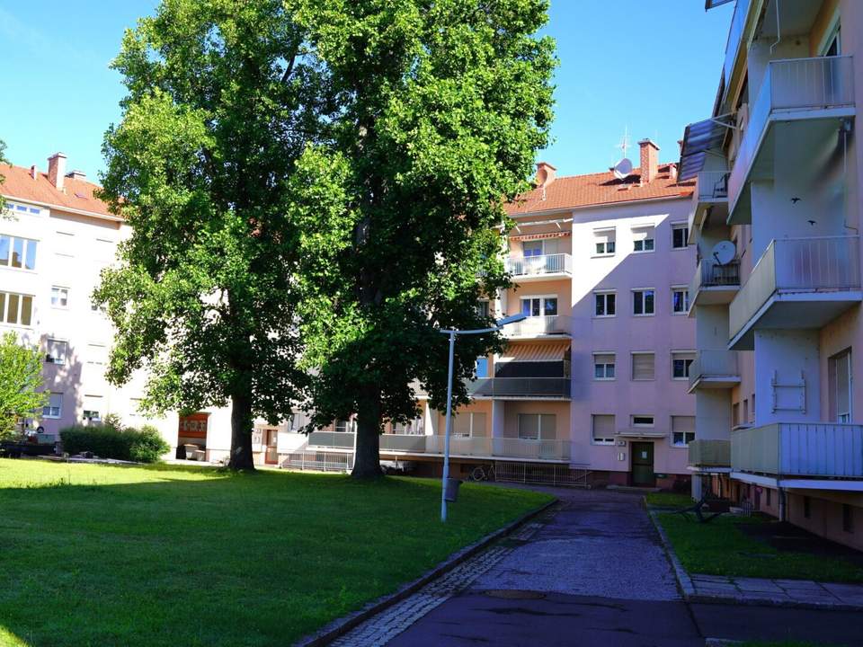 Sofort verfügbare, teilmöblierte 85,88m² Eigentumswohnung im Hochparterre mit Balkon in Zentrumsnähe