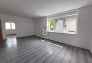 HELL, GERÄUMIG MIT POOL UND WERKSTATT