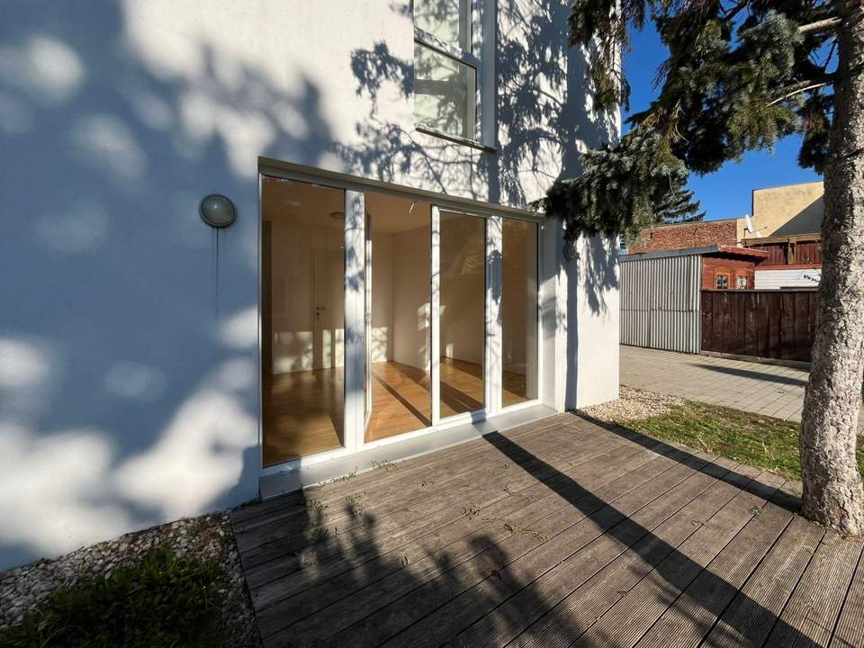 "Lichtdurchflutetes 4-Zimmer-Einfamilienhaus mit großzügigem Garten"