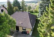 Sonniger Bungalow mit südseitigem Garten inkl. Fernsicht & Pool | neue Einbauküche | Klima | voll unterkellert
