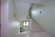 Gepflegte Wohnung mit Küche und Loggia und TG-Stellplatz in zentraler Lage!