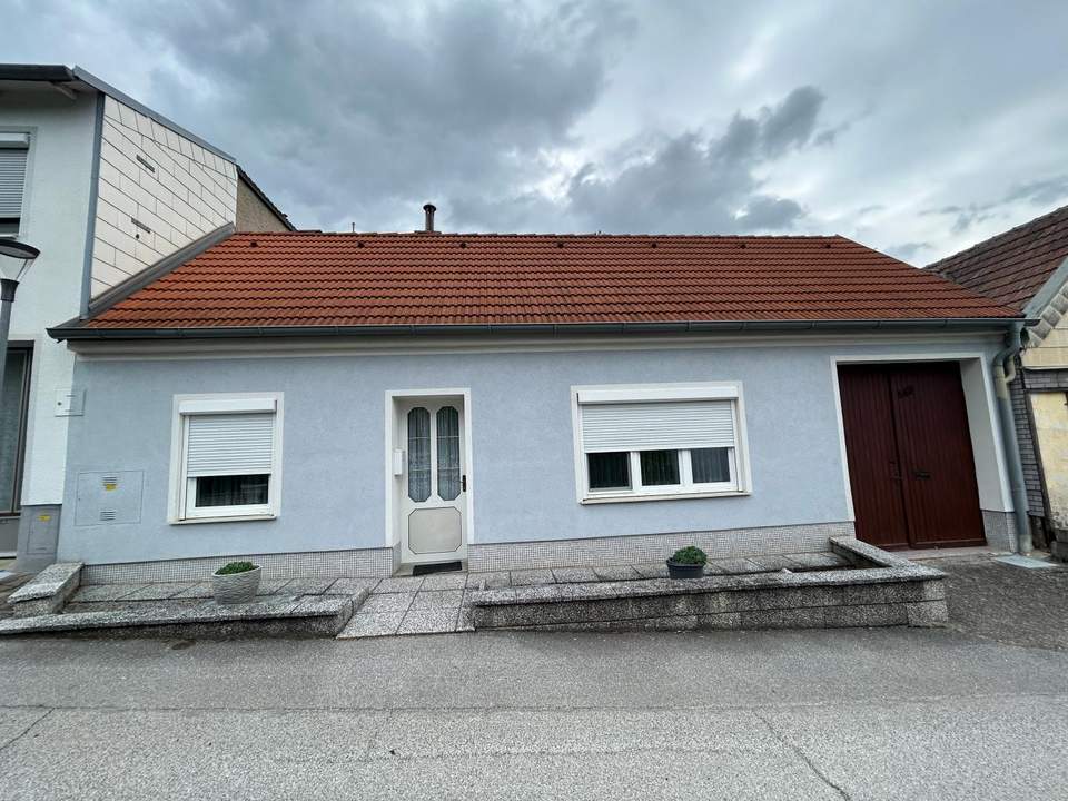 *PREISREDUKTION* Gepflegtes Landhaus in ruhiger Lage mit Innenhof
