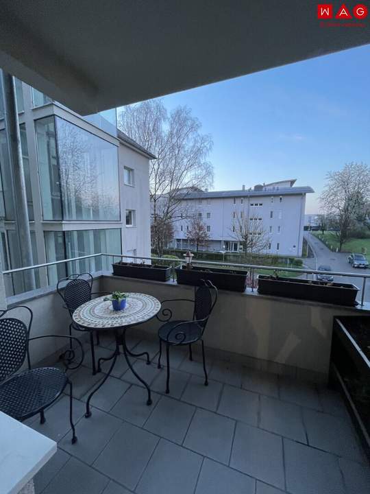 Urbane 2-Raum-Wohnung mit schöner Loggia/Balkon sucht neuen Mieter - Top Infrastruktur und großzügige Raumaufteilung sorgen für das optimale Wohngefühl!