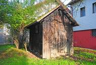 Sonniger Grund mit Haus zum Sanieren oder Abreißen