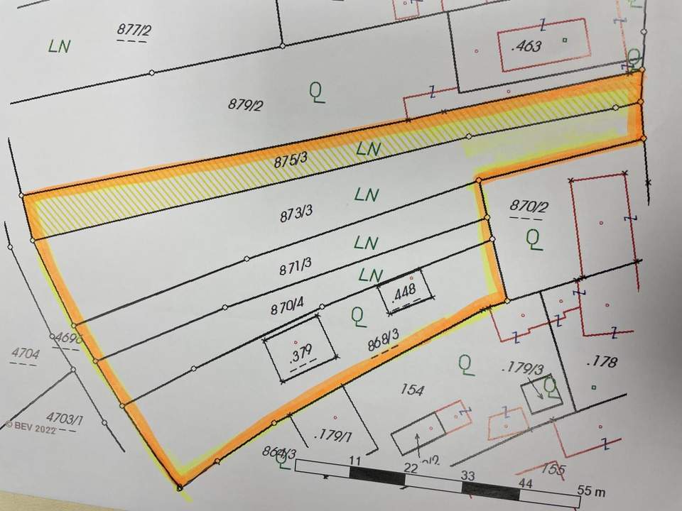 Baugrundstück für Wohnbau - ideal auch für Bauträger und Tierliebhaber