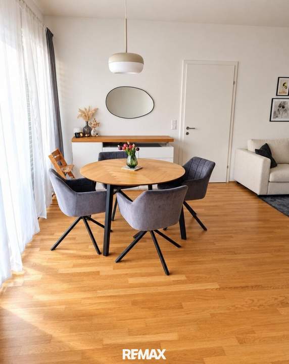 Helle 2-Zimmer-Wohnung mit Balkon!