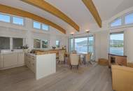 Exklusive Villa mit Pool am See