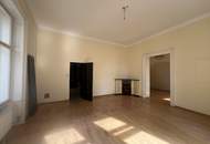 UNBEFRISTET - <> Repräsentatives 7-Zimmer Altbau-Büro mit Blick auf das Rathaus – ca. 300 m² in bester Innenstadtlage