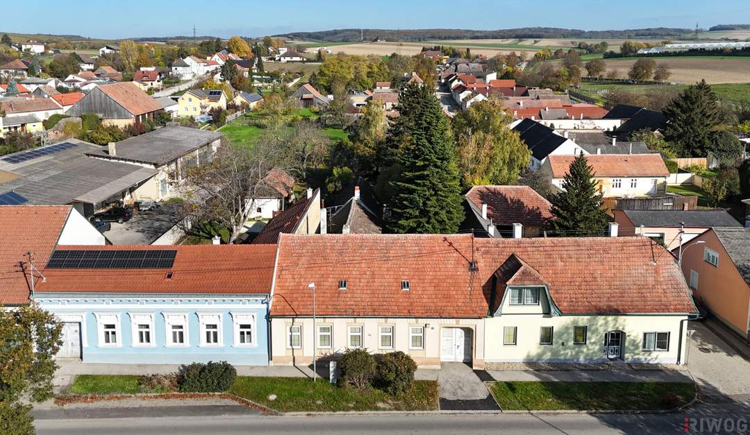 KLASSISCHER STRECKHOF IN GROßWEIKERSDORF // Sanierungsbedarf