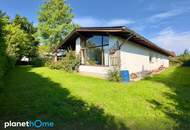 Bungalow mit zwei Wohneinheiten auf rund 1.800 m² großem Grundstück in Ruhelage