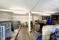 Solides Wohnhaus mit Nebengebäuden und 2.200m² Baugrund nahe Bodenbauer