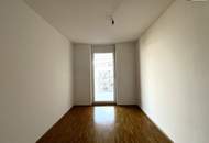 Herrlich helle Familienwohnung mit zwei Balkonen, schönem Badezimmer mit Badewanne-Zentrumsnähe, in 8020 Graz zu mieten!