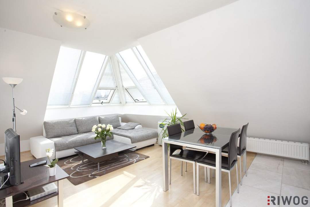 vollmöblierte Dachgeschosswohnung im Altbau *** 3 Gehminuten zum AKH Wien bzw zur Alser Straße