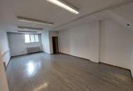 Geschäfts-, Gewerbe- und Bürogebäude im Zentrum