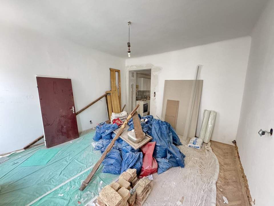 Sanierungsbedürftiges 43 m² Wohnung mit Potenzial in zentraler Lage