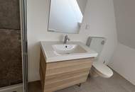 Erstbezug: Dachgeschoss in Villa