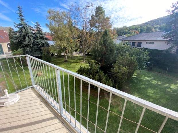 Wienertor- Helle 2-Zimmer Eigentumswohnung mit Balkon - Blick ins Grüne - Gartenmitbenützung