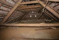 Sanierungsbedürftiger Bauernhof mit großem Grundstück