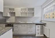 Modernisierte 2-Zimmerwohnung mit separater Küche