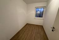 GROßZÜGIGE 4-ZIMMER DACHGESCHOSSWOHNUNG MIT BALKON! SOFORT VERFÜGBAR!