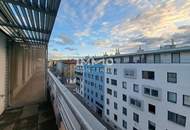 3-er WGs aufgepasst! Große Dachgeschoss-Wohnung mit Terrasse in der Muhrengasse!
