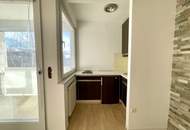Helle renovierte 1-Zimmer-Wohnung mit Whirlpool & Loggia