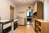 Attraktive Gelegenheit für Käufer mit Blick für Potenzial – Einfamilienhaus mit Nebengebäude in Karlsdorf