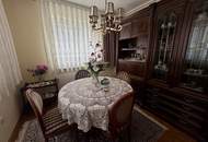 Viel Platz und ein wunderschöner Garten, alles was man benötigt um sich wohl zu fühlen.