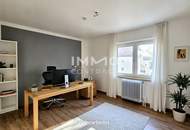 Sonnige, sehr große 4-Zimmer-Wohnung - zwei Bäder, große Küche - im Zentrum von Laxenburg