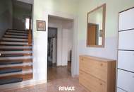 Wohnkomfort in Sackgassenlage: Doppelhaushälfte mit 2 Wohneinheiten, Garten, Terrasse &amp; Balkon