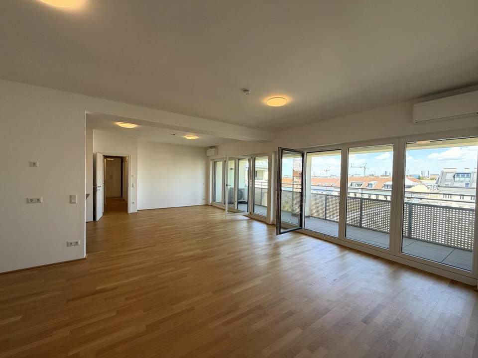 4 Schlafz. und ein großes Wohnzimmer der gehobenen Klasse, 2 PP möglich // 4 bedr. and a large, upscale living, 2 parking optional //
