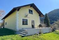 Einfamilienhaus und Gästehaus auf großem Grundstück, Pool und Schneebergblick!