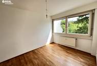 Hohe Warte 4-Zimmer-Wohnung mit großem Parkareal und Pool