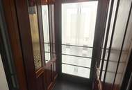UNBEFRISTET - Repräsentative 9-Zimmer Altbauwohnung mit Balkon und Blick auf das Rathaus – ca. 293 m² in bester Innenstadtlage - auch ideal als Büronutzung