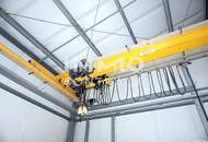 Große Produktionshalle auch beheizbar und Nebentrakt mit 740 m² Nutzfläche (Einfahrtstor 350x470) Industrieboden.