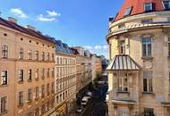 HELL UND SEHR GROSSZÜGIG - HOCHWERTIG SANIERTE 5-ZIMMER-WOHNUNG MIT BALKON IM 5. LIFTSTOCK