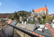 IMPOSANTE ALTBAUWOHNUNG MIT BALKON UND TRAUMBLICK AUF DIE KIRCHE II PRESTIGE UND ELEGANZ II WOHNEN IM DENKMALGESCHÜTZEN MÖDLINGER STADTJUWEL II FUSSGÄNGERZONE