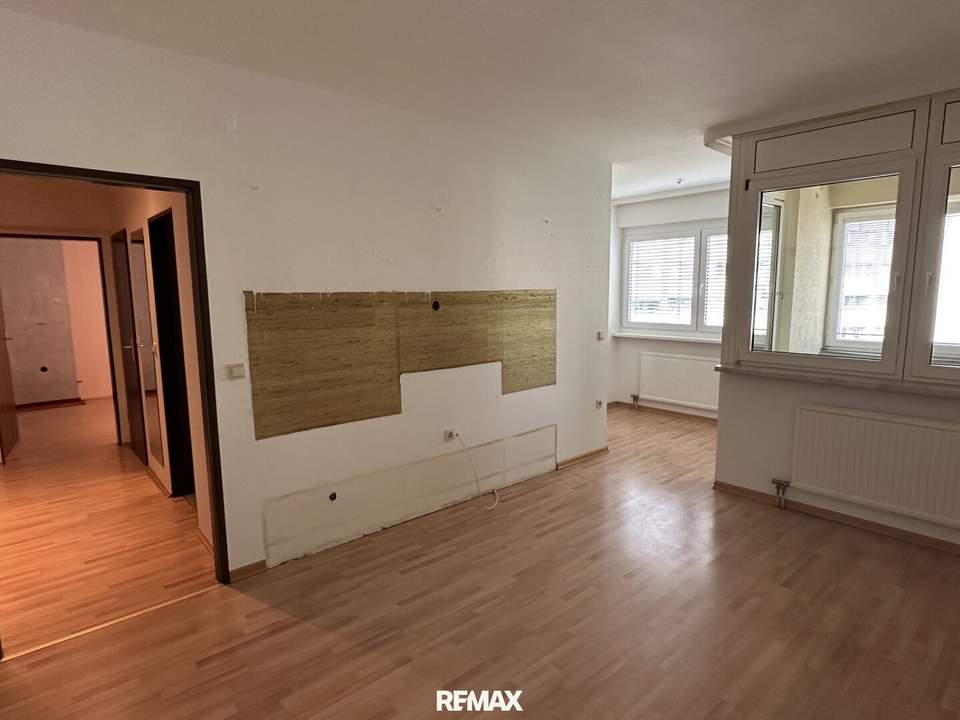 Top gelegene 2-Zimmerwohnung in Urfahr mit Loggia, Lift, GARAGE und Allgemeingarten Nähe JKU