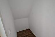 unbefristete 1-Zimmer-Wohnung mit Abstellraum, Balkon & Blick ins Grüne