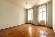Sehr helle, absolut ruhig gelegene Altbauwohnung in City Nähe!