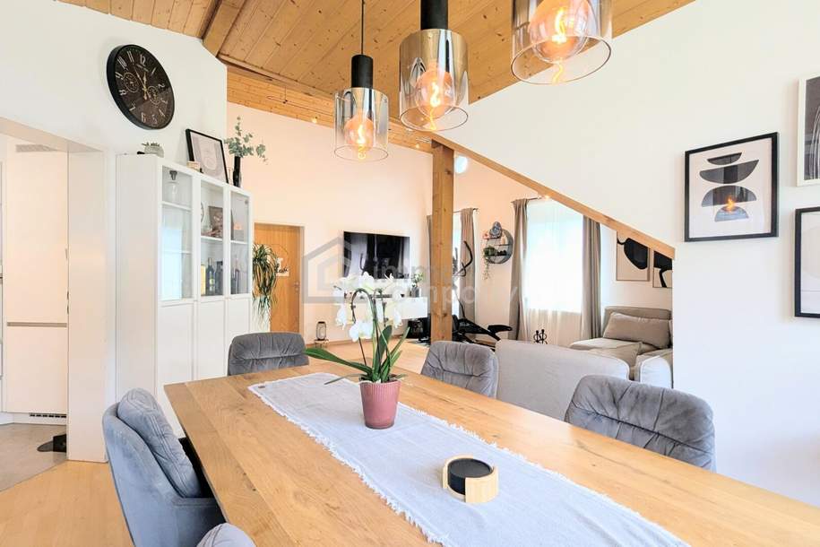 Hochwertig renovierte 4-Zimmer-Dachgeschosswohnung mit Berglick in Vandans | 88m² Wfl. | 1 Garagenstellplatz & 1 Außenstellplatz | ruhige Sackgassenlage, Wohnung-kauf, 6773 Bludenz