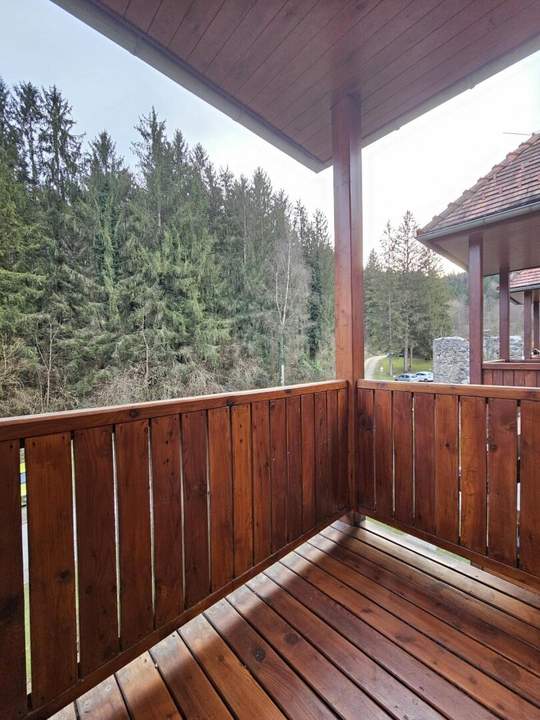 Unbefristete 3-Zimmer-Wohnung mit Waldblick von den 2 Balkonen in ruhiger Lage!