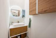 Stilechte, professionell generalsanierte Altbauwohnung mit Balkon