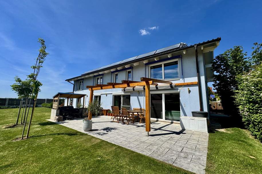 GROSSZÜGIGE VILLA IN BOCKFLIEß MIT 11 ZIMMER, POOL, DOPPELGARAGE UND WUNDERSCHÖNEM GARTEN, Haus-kauf, 698.000,€, 2213 Mistelbach