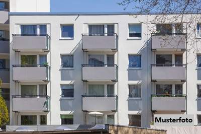 Mehrfamilienhaus mit Garage