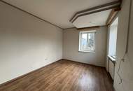 Gelegenheit! Sehr gepflegter Landsitz mit großem Wirtschaftsgebäude