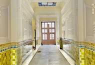 Nächst Neubaugasse! Südwestseitiger 4-Zimmer-Altbau mit Balkon in ruhiger Seitengasse!