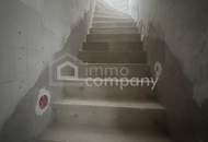 Schöne zweistöckige Wohnung mit Blick auf den Garten.