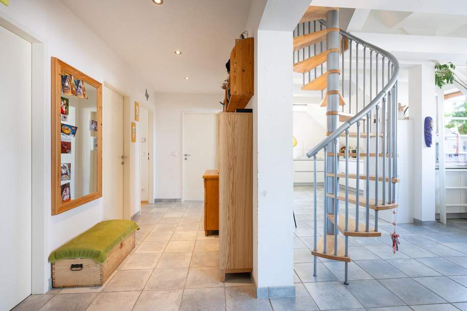 4,5-Zimmer-Wohnung mit großer Terrasse, Seeblick & Ausbaupotenzial, Wohnung-kauf, 645.000,€, 5164 Salzburg-Umgebung