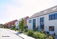 2-Familienhaus mit 2 Garagen + provisionsfrei +